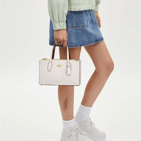 NWT Coach Nina Small Tote Bag In Signature Leather CT854